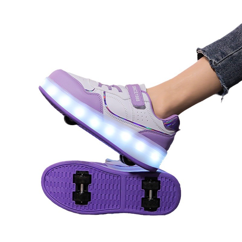 Autumn and Winter new four-wheel walking shoes boys and girls walking roller skating shoes high-looking campus students with four-wheel shoes