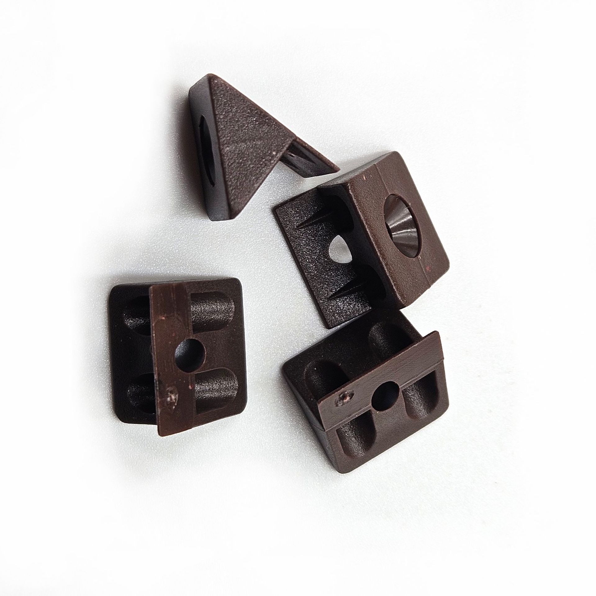 Furniture plastic accessories back plate buckle cabinet wardrobe partition holder wholesale plastic PP white brown 14mm back plate buckle