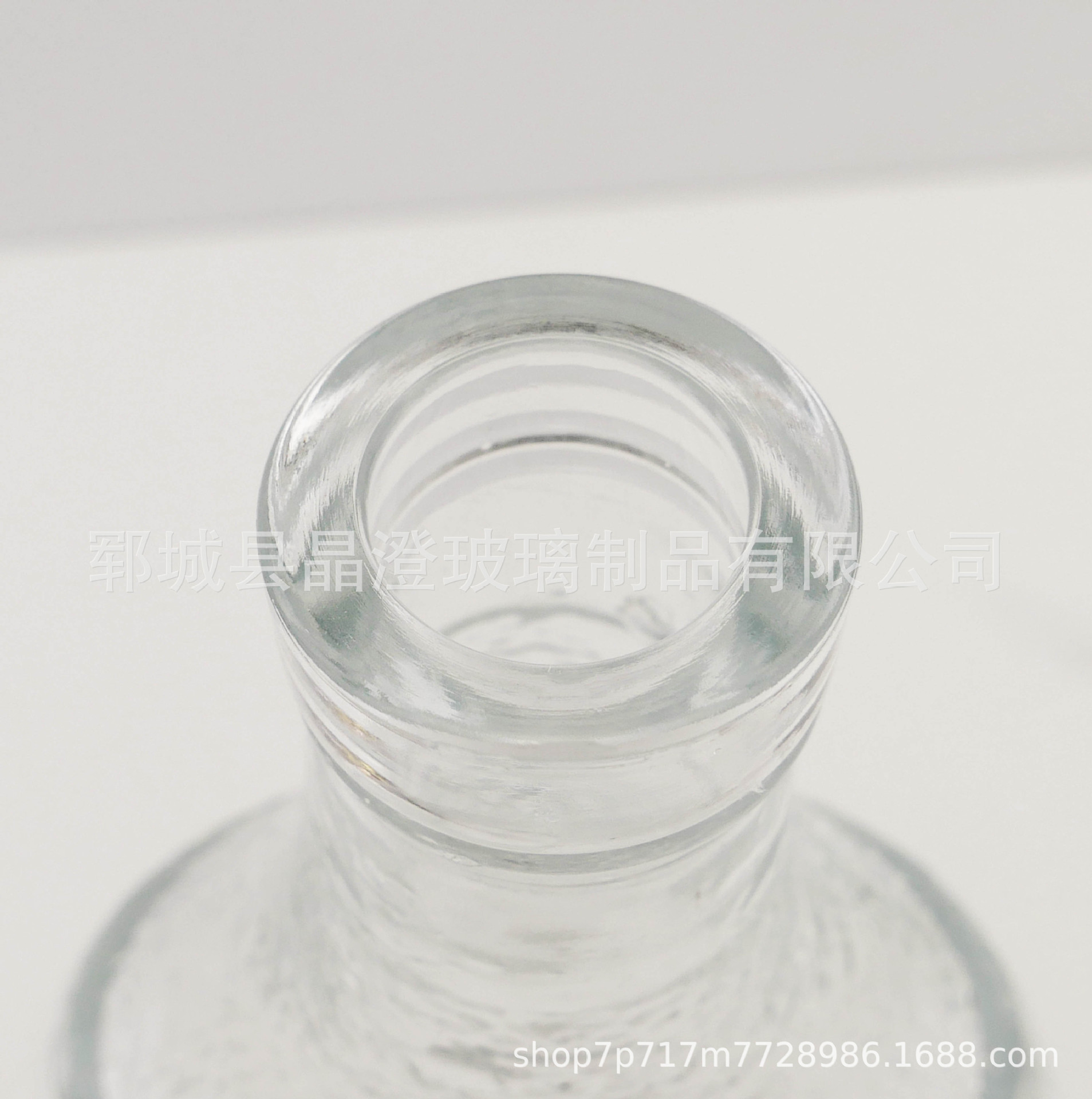 700ml Container Crystal White Material Empty Bottle Sealed Creative Glass Bottle Crystal Glass Lid Homemade Fruit Wine Bottle