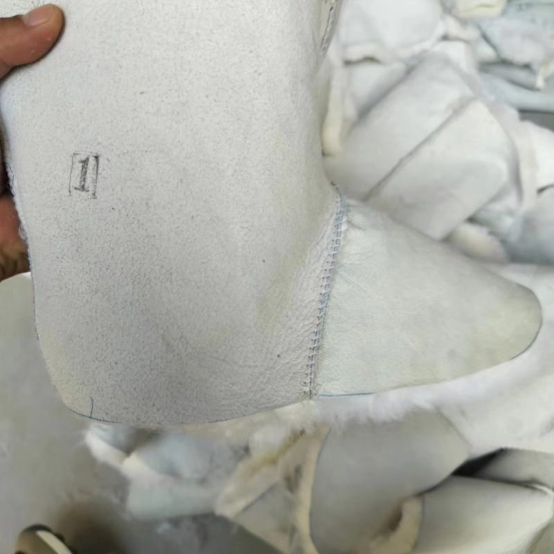 Customized Sheepskin Fur Integrated Sheepskin Material for Winter Snow Boots, Clothing Lining, Leather Household Floor Mats Wholesale