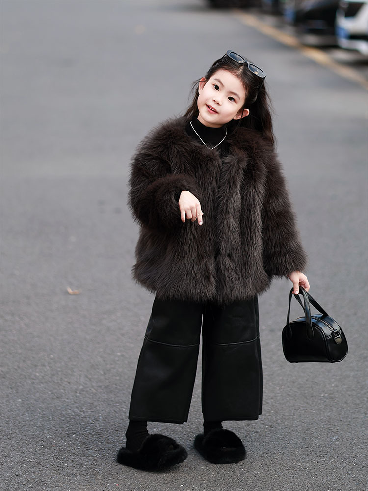 Girls Fur Outwear 2025 New Korean Imitation Fox Fur Outwear Baby Girl Winter Warm Top Daughter Style