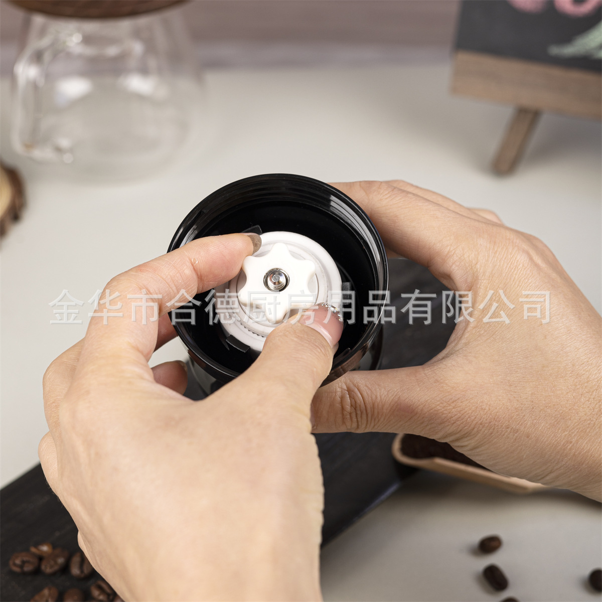 Outdoor Hand-Cranked Coffee Grinder Gift Portable Travel Home Manual Ceramic Burr Coffee Grinder