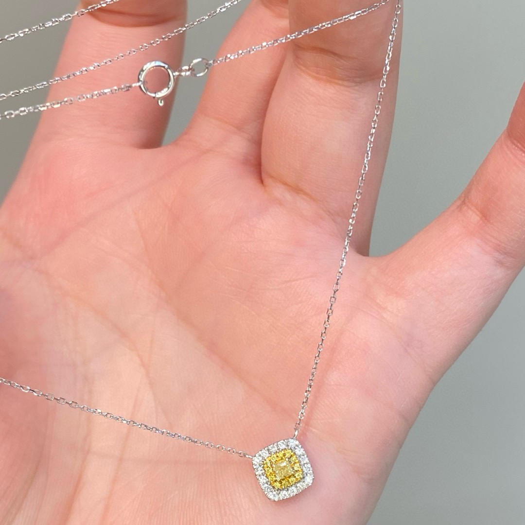 Classic Simple and Fashionable Platinum Pt950 Natural Square Yellow Diamond Clavicle Chain Bright and Lucky Commuting Date Versatile