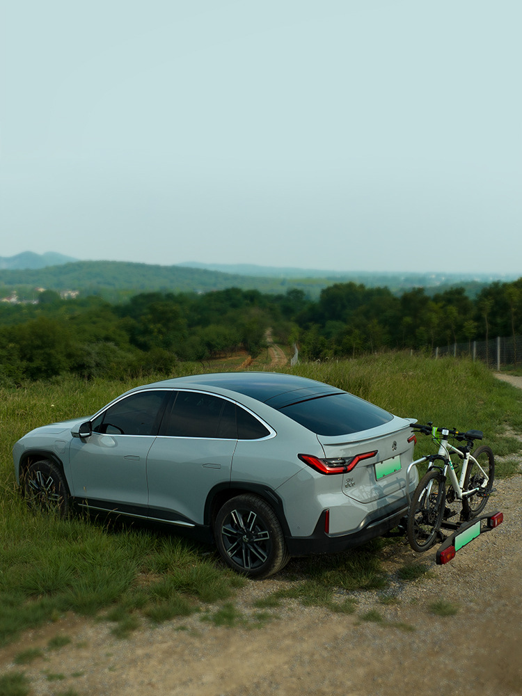 European-Style Foldable Rear Tow Bicycle Rack European-Style Trailer Hook Vehicle-Mounted Bicycle Rack with Light