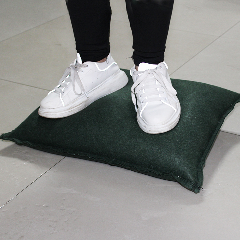 Wholesale non-woven absorbent swellable bag community waterproof flood control sand-free fire emergency self-absorbent swellable bag