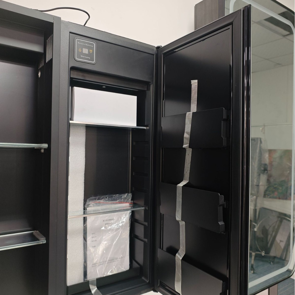 Smart Beauty Mirror Cabinet Bathroom Storage Integrated Mirror Box Wall-Mounted Bathroom Smart Mirror Cabinet Waterproof and Anti-Fog Mirror