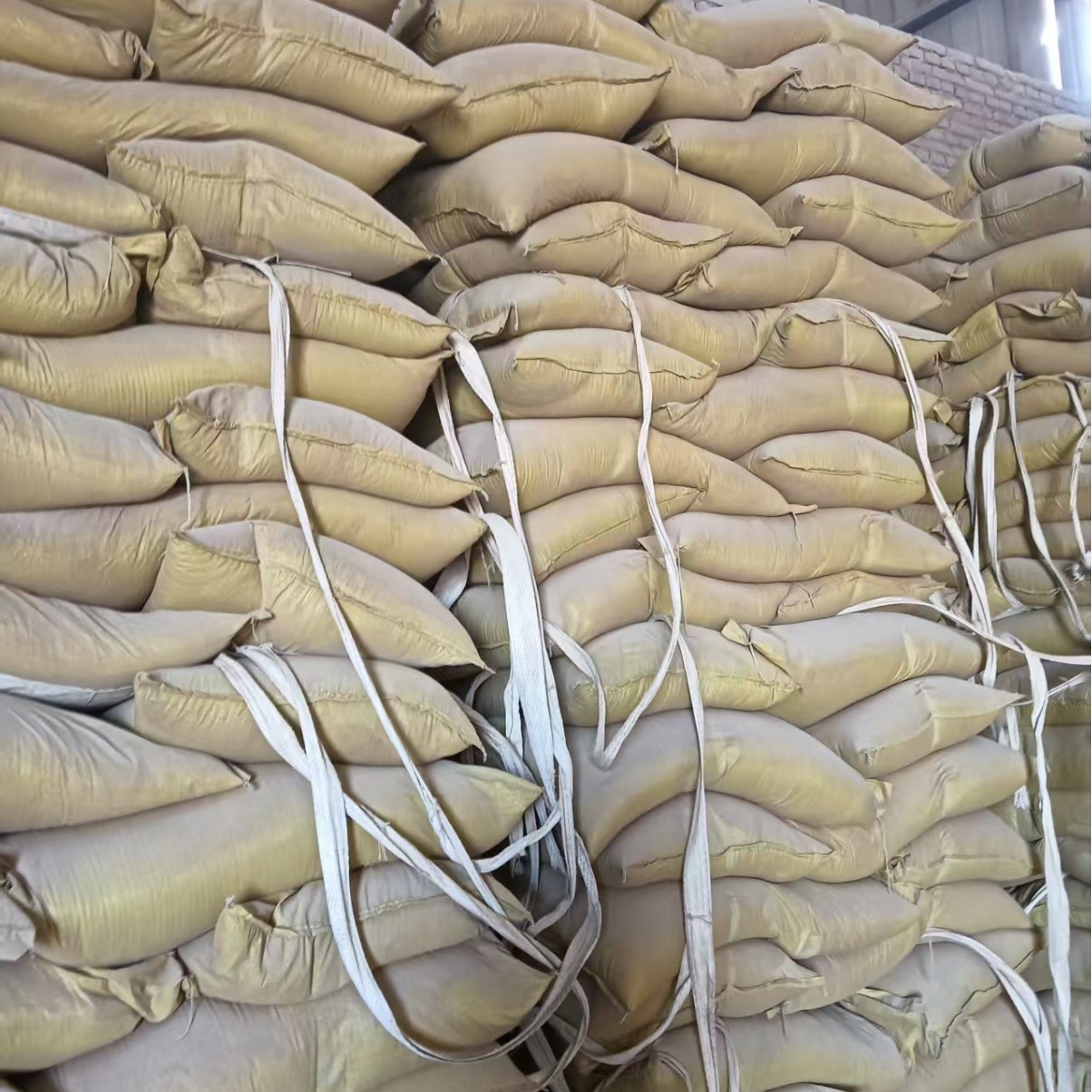 Yangmu Sawdust Sawdust Wholesale Workshop Cleaning Oil Stain Oil Field Leakage Sawdust Fermentation Bed Fungus Planting Sawdust