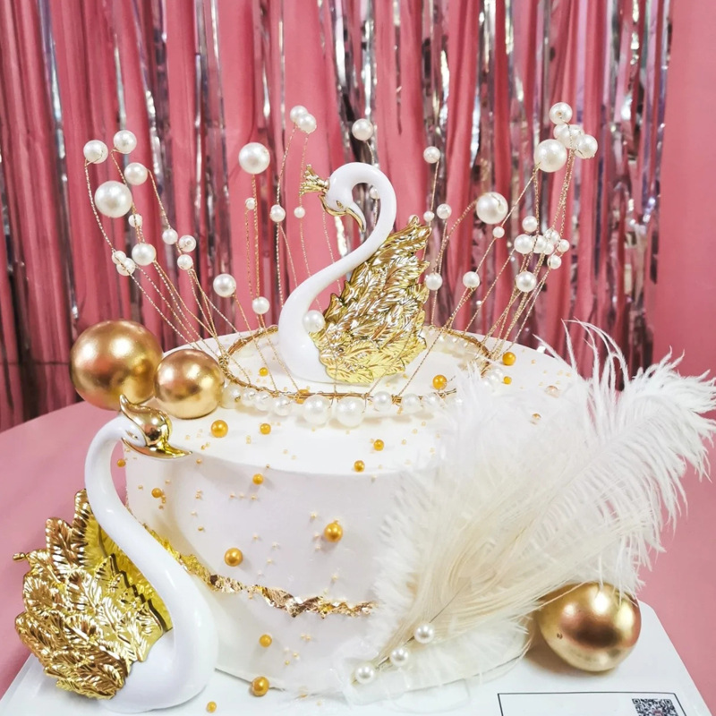 Swan cake decoration birthday gold-plated beautiful crown Swan love bird cake decoration cross-border special batch