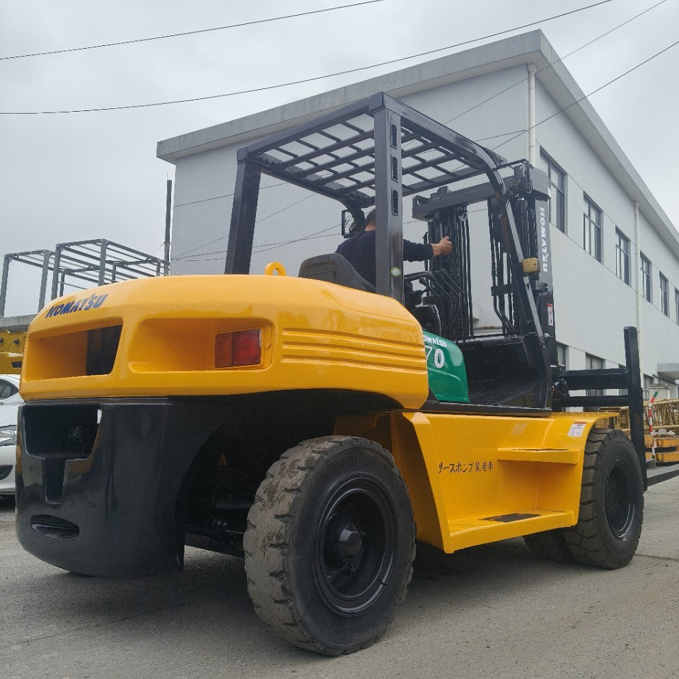 Supply Komatsu 7 Ton Forklift Internal Combustion Forklift Komatsu 7 Ton Diesel Forklift