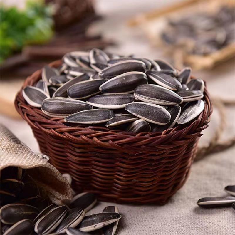 2025 New Arrival Raw Sunflower Seeds Fresh Sunflower Seeds Original Flavor Bulk Wholesale Roasted Seeds Large Snack