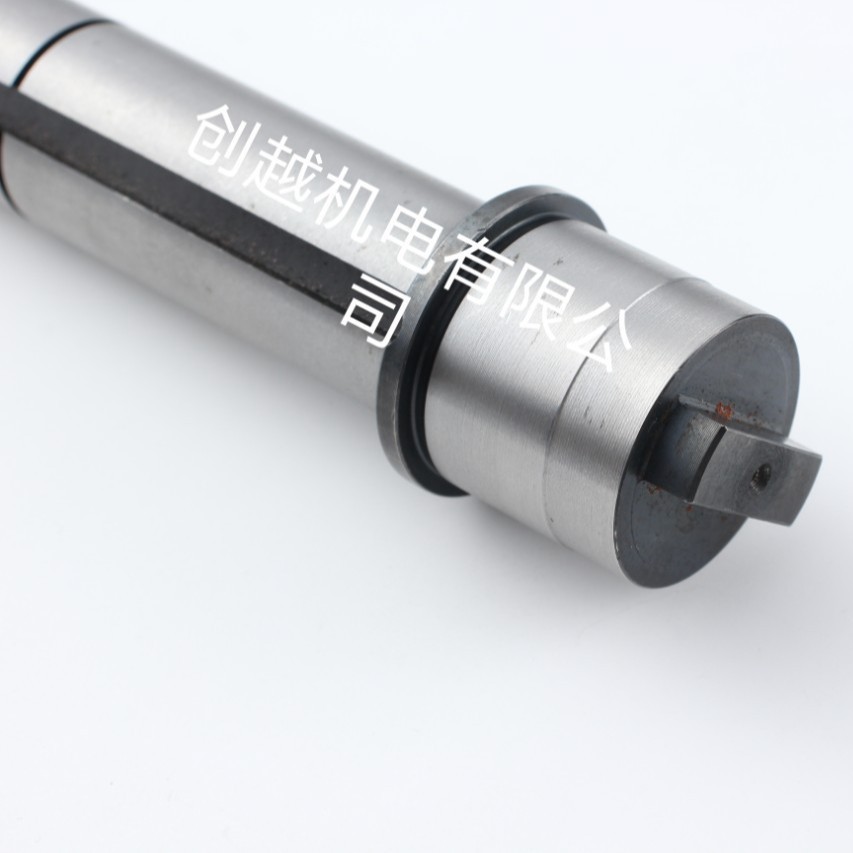 CNC токарно-фрезерный станок, финишная обработка соединительного вала автомобильного мотора