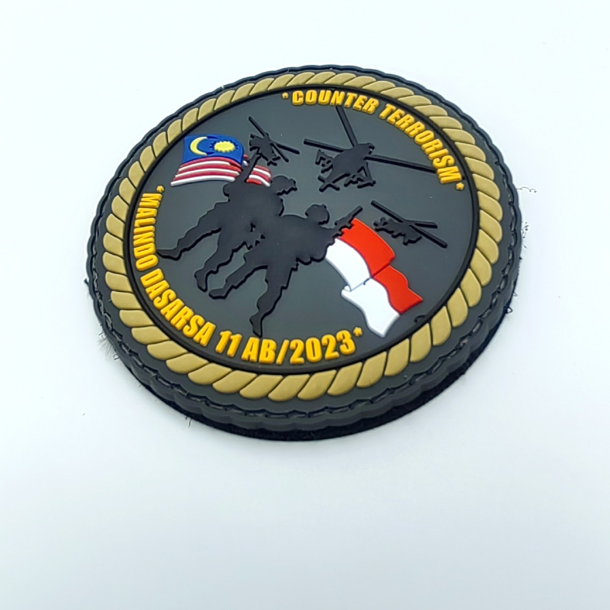 Manufacturer Customized Cross-Border E-Commerce Supply Pvc Soft Rubber Velcro Drop Plastic Trademark Logo Soft Rubber Shoulder Patch Armband Patch
