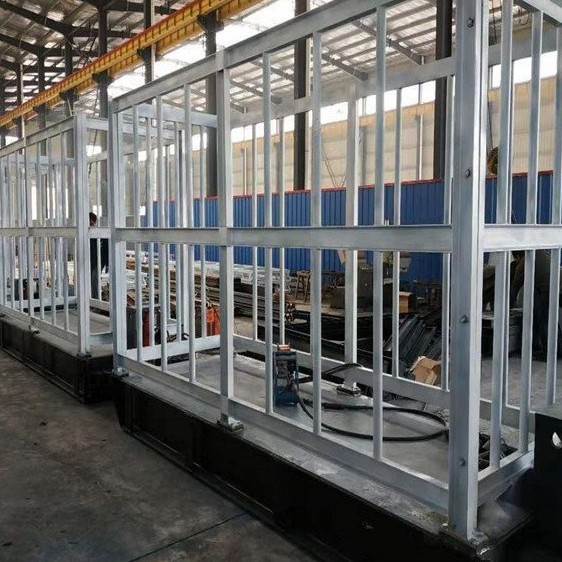 Самоходное рельсовое оборудование, транспортное средство для поддержки рабочей зоны, гибкая группировка и стабильная работа