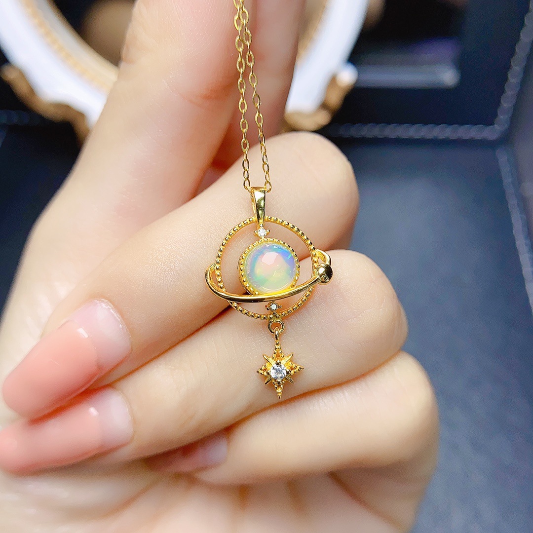 Factory wholesale explosions natural white opal pendant S925 silver inlaid main stone 6*6 selling Europe and the United States a generation of hair