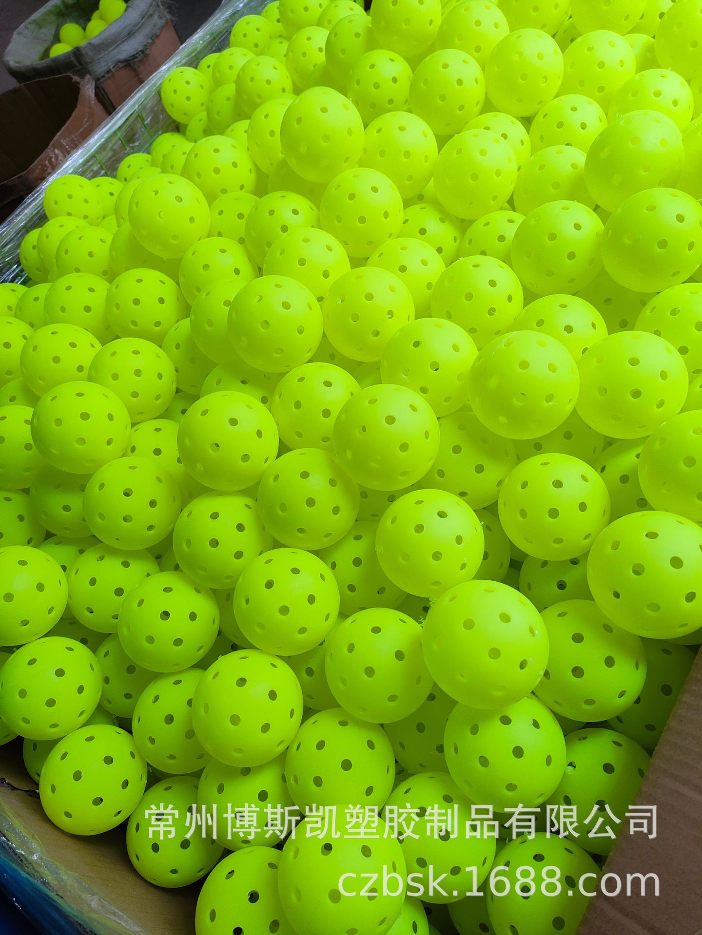pickleballs 40 Holes 74MM Rolling Plastic One-piece Porous PE Hole Ball