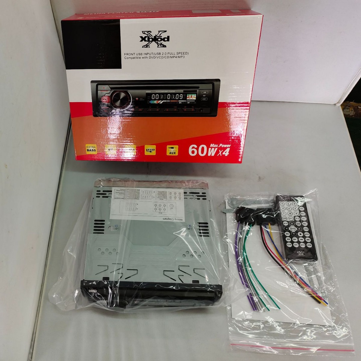 Single Ingot Universal Car DVD Player Car CD Player 12V24V Radio Bluetooth Audio Bus Commercial Vehicle