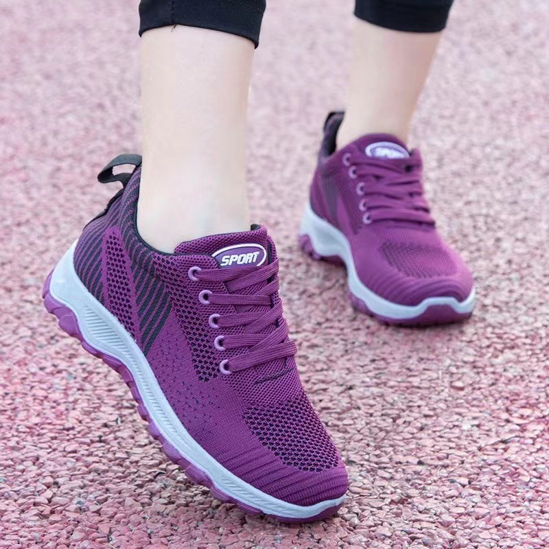 New women's shoes walking casual shoes men and women couple sneaker breathable non-slip flying woven shoes outdoor casual mom shoes