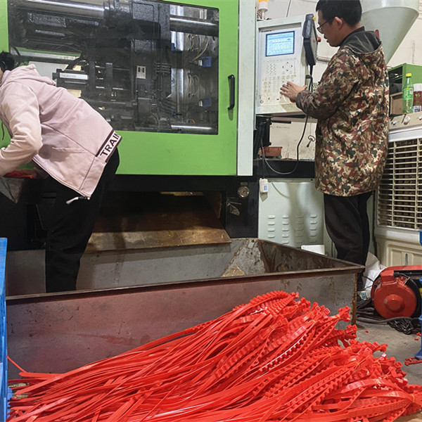 Factory Wholesale】Car Tire Anti-Skid Chains for Sedans and Off-Road Vehicles, Suitable for Snow and Mud, Anti-Skid Straps with Double Teeth