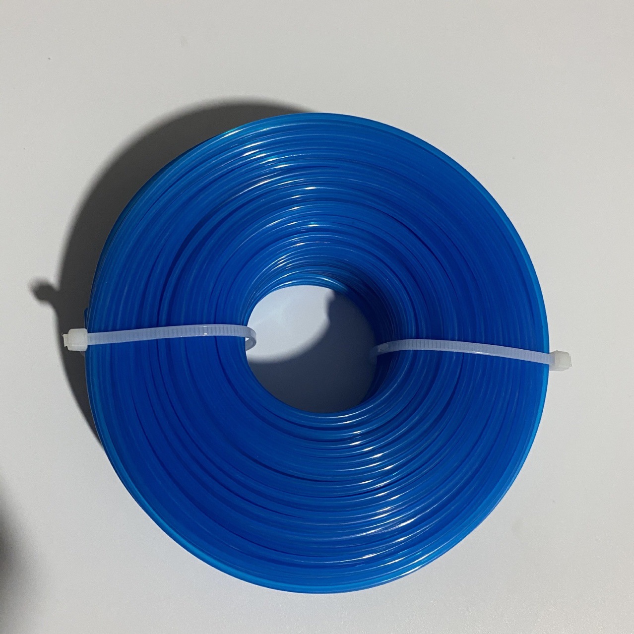 [Готовые запасы завода] высококачественный материал 1.6Мм х 100М круглая веревка для стрижки травы