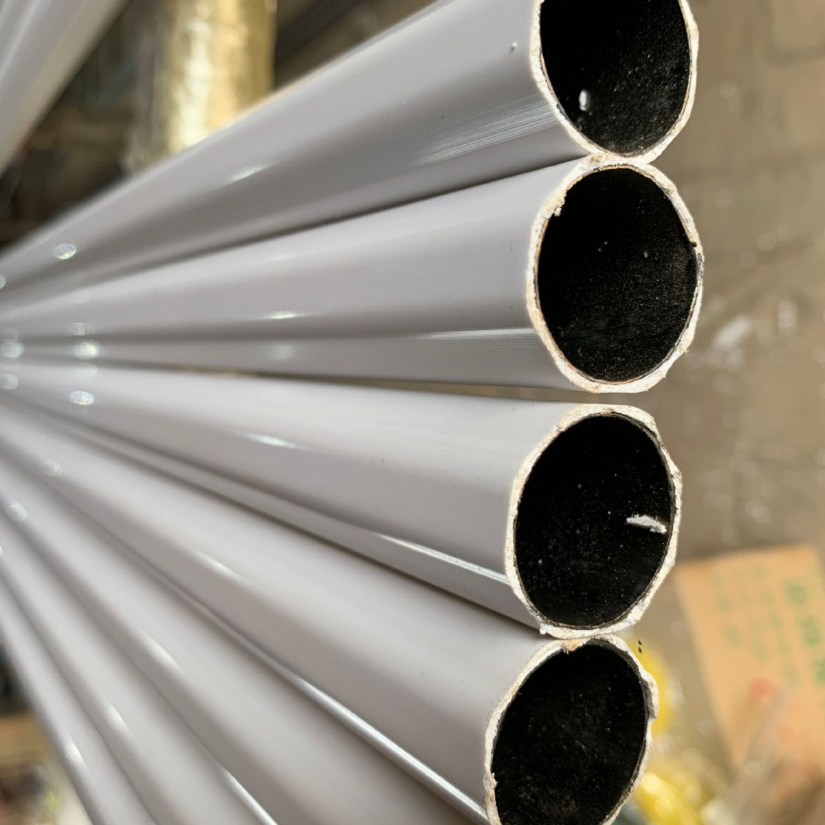 Factory direct manufacturer iron coated plastic big plum Roman rod curtain rod curtain track