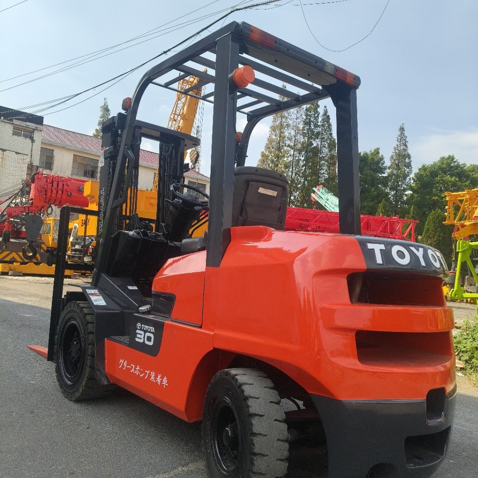 Sell Used Original Toyota Forklift Tcm Forklift Mitsubishi Forklift 2.5t 3t 5t
