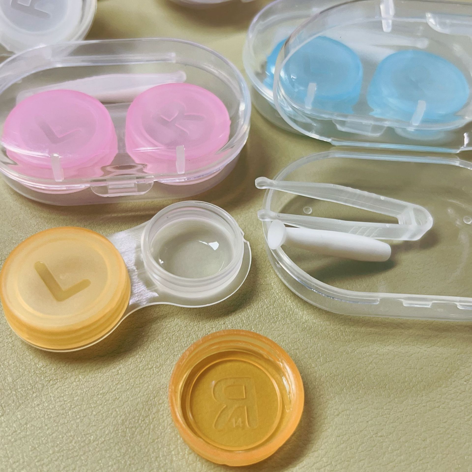Simple contact lens box contact lens box portable duplex box storage box replacement box 114