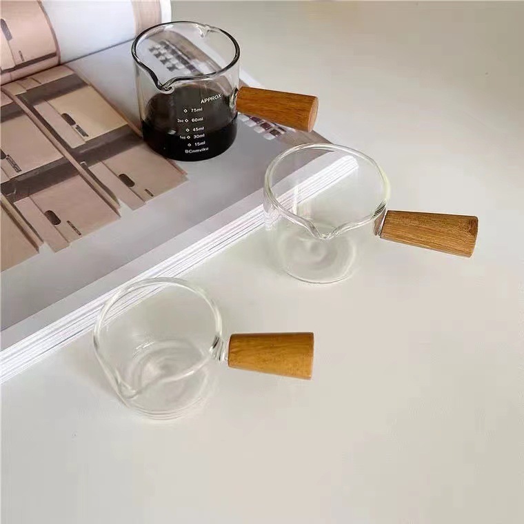 Creative wooden handle small milk cup glass small milk pot sauce saucer wooden handle milk pot mini seasoning dip dish coffee measuring cup