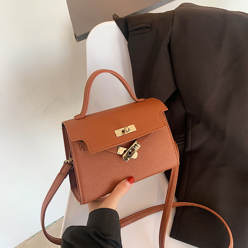 2025 New Fashion Bag Women's All-match Handbag Fashion Retro Kelly Bag Shoulder Crossbody Small Square Bag Wholesale