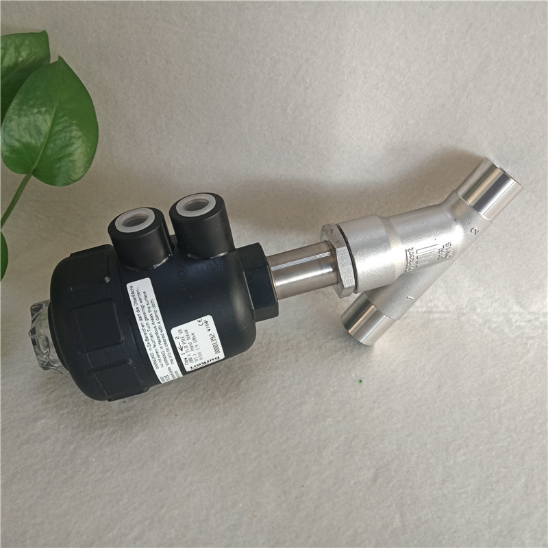 Burkert 2000 Pneumatic Angle Seat Valve Welding 33.7X2.0*2/2 Normally Closed, Dn25, Ptfe, 316 Valve Body