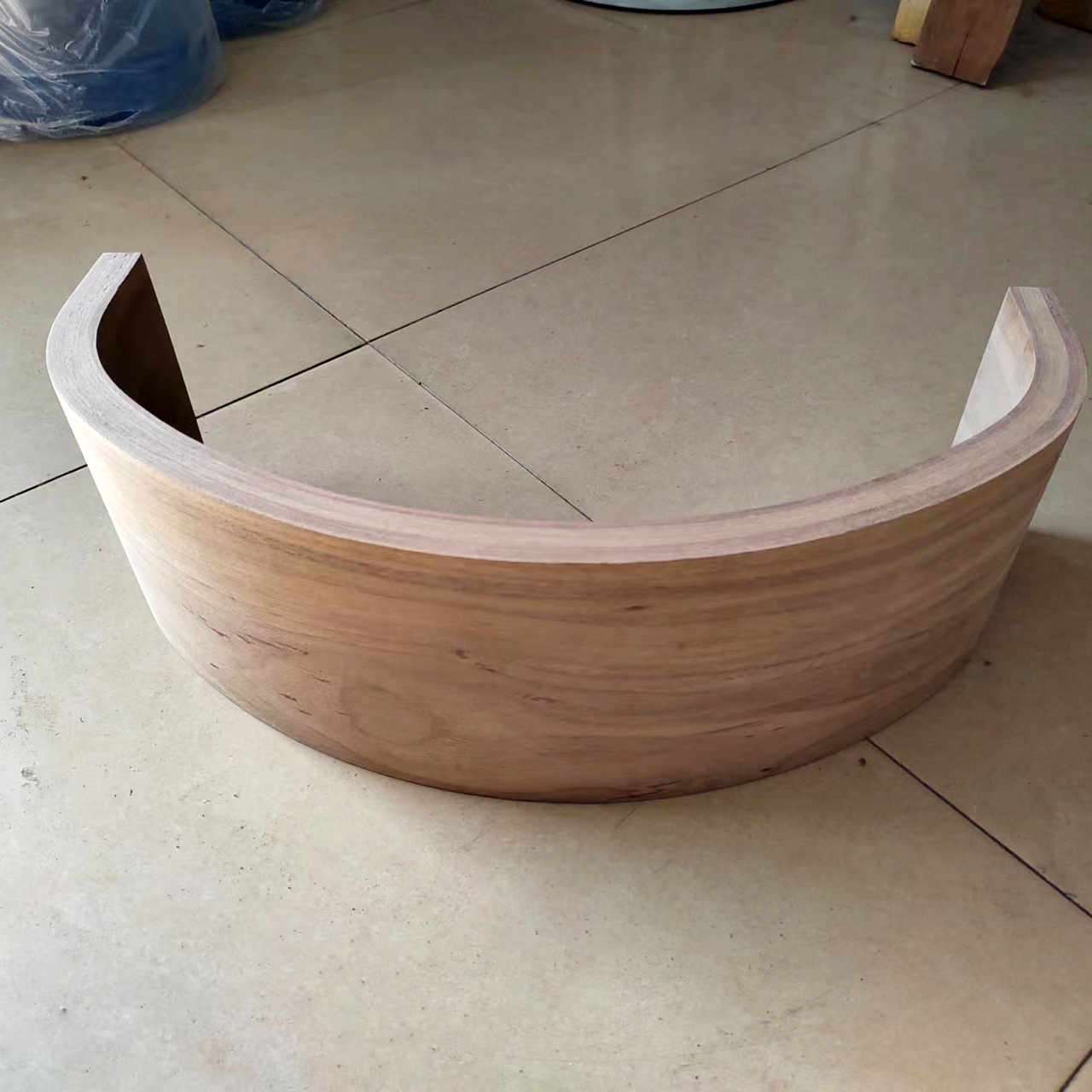 Оптовая продажа многослойной фанеры из массива дерева Обработка изогнутого дерева Черный орех Изогнутые деревянные ножки стула