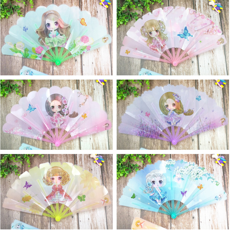 Небольшой складной вентилятор для лета, пластиковый складной вентилятор для студентов, милый мини-вентилятор с ручным приводом в стиле Барби