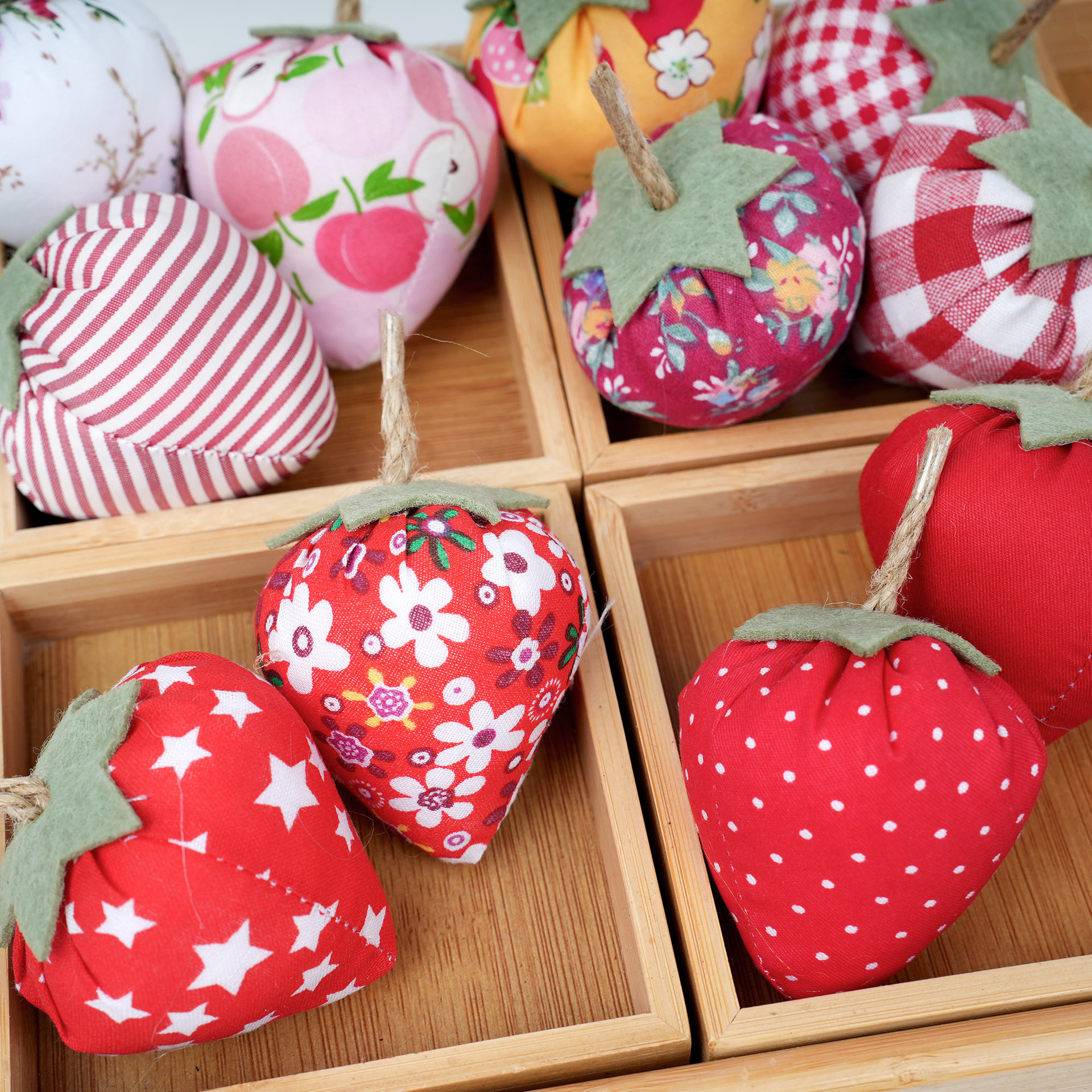 Cross-Border Fabric-Filled Cotton Strawberry Home Decoration Small Ornaments Amazon European and American Popular Home Tray Decorations