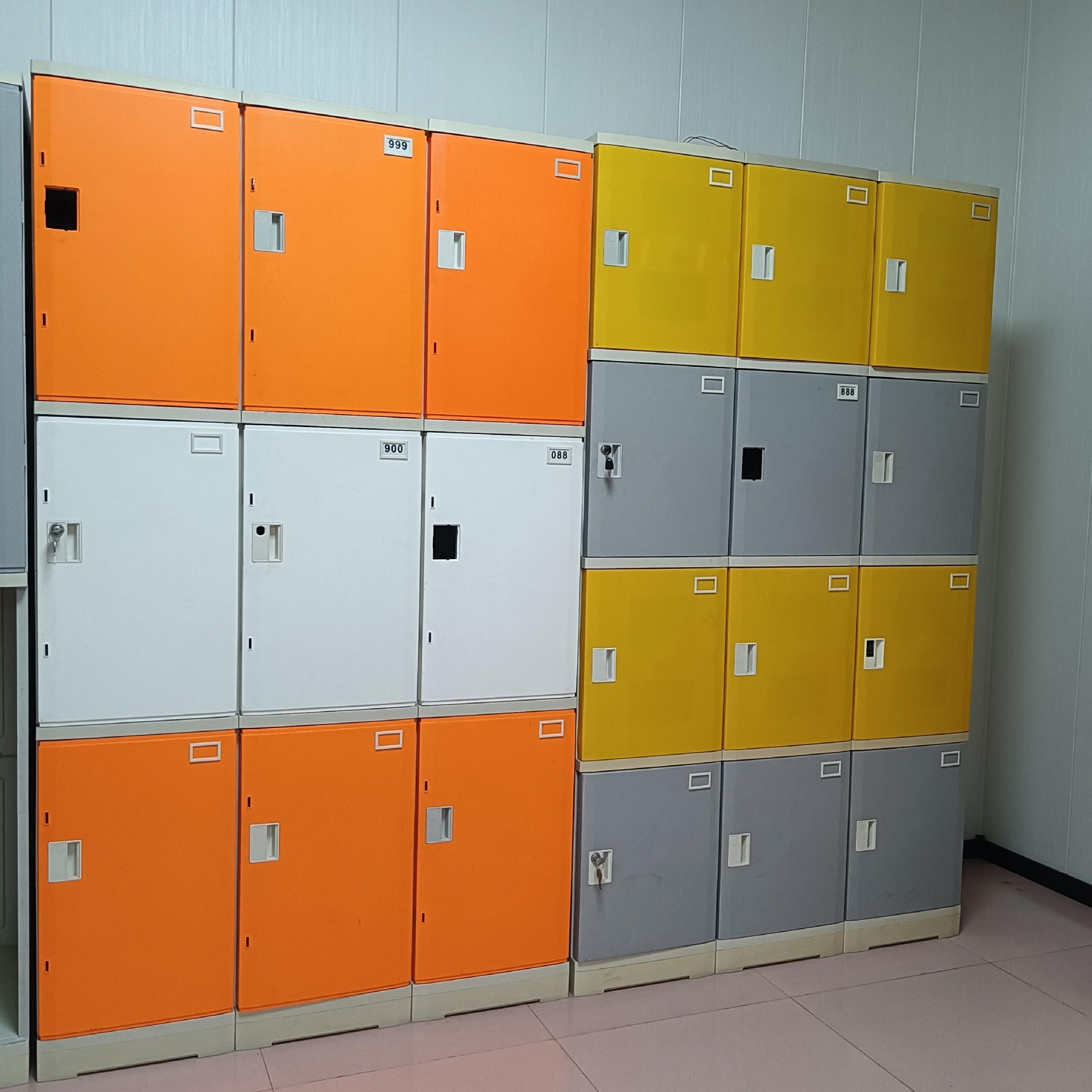 Обработка, производство и оптовая продажа пластиковых шкафов ABS, шкафов для хранения, шкафов для плавания, шкафов для ванных комнат в спортзалах