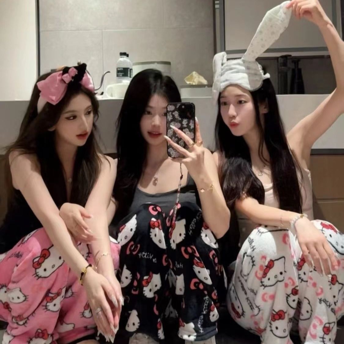 New Cartoon Flannel Korean Style Pajamas for Women in Autumn and Winter Coral Velvet Thickeneded Warm Casual Home Pants That Can Be Worn Outside