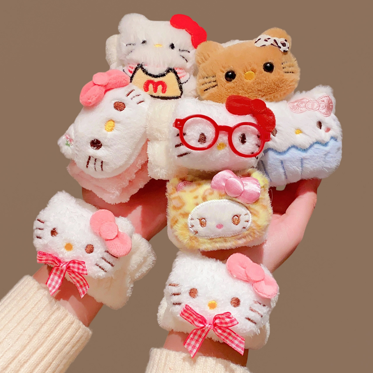 Autumn and Winter Cute Plush Cartoon Cat Wristbands for Women, Anti-Splash Water Sleeves for Washing Face, High Elasticity and Sweet Style