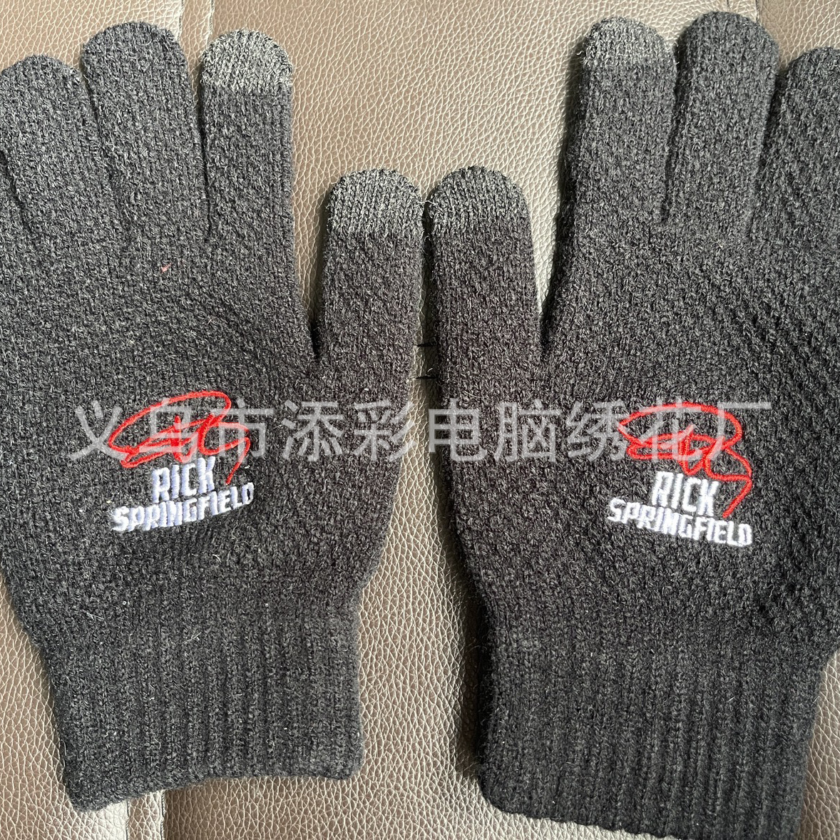 Yiwu Fine Logo Behringer Gloves Embroidered Computer Embroidered Socks Embroidered Socks Embroidered