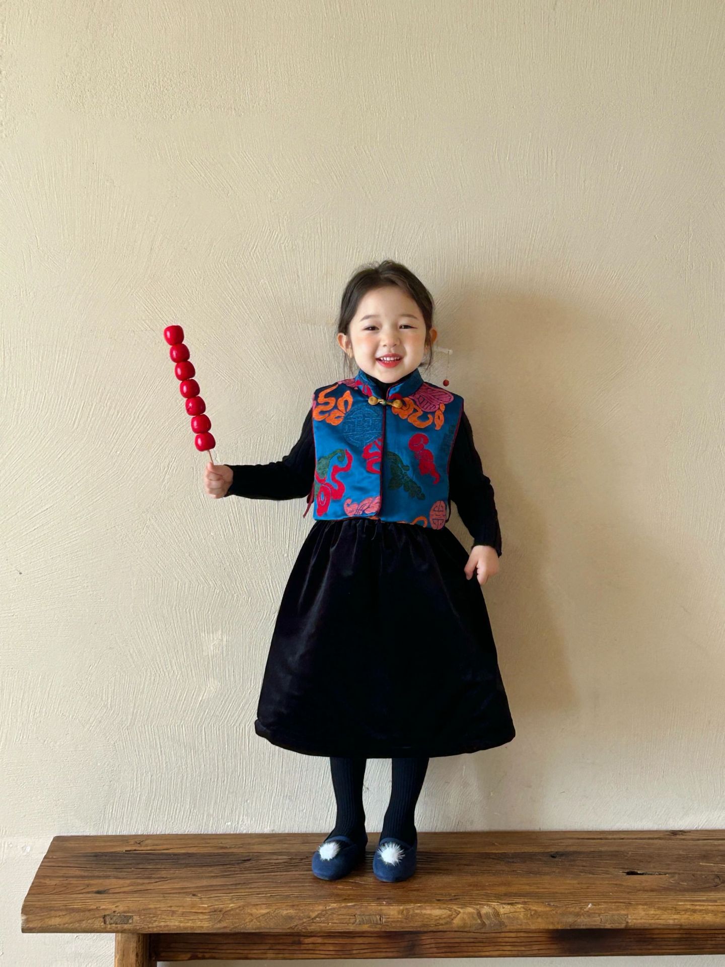 2024 winter new children's clothing new Chinese children's clothing girls colorful eight treasures gourd Zhang satin vest Tang suit