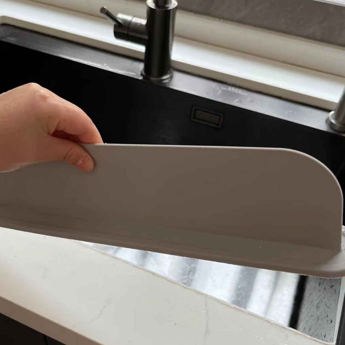 Thick Water Flapper for Sink Kitchen Splash-proof Faucet Toilet Sink Suction Cup Waterproof Water Flapper Baffle