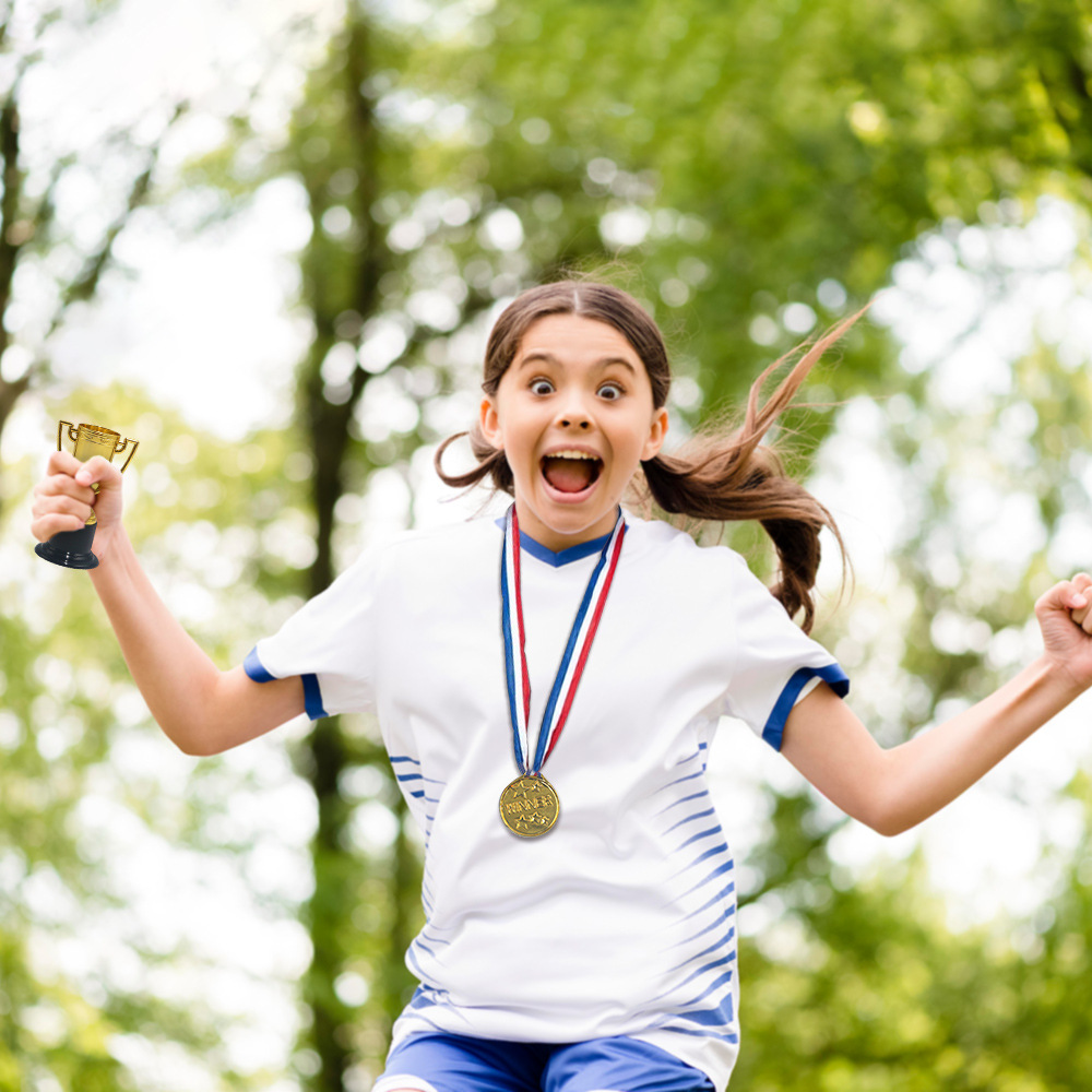 Amazon Kidsren's Plastic Trophy Five-star Medal Tag Set Mini Electroplated Gold Party Small Gift Toy