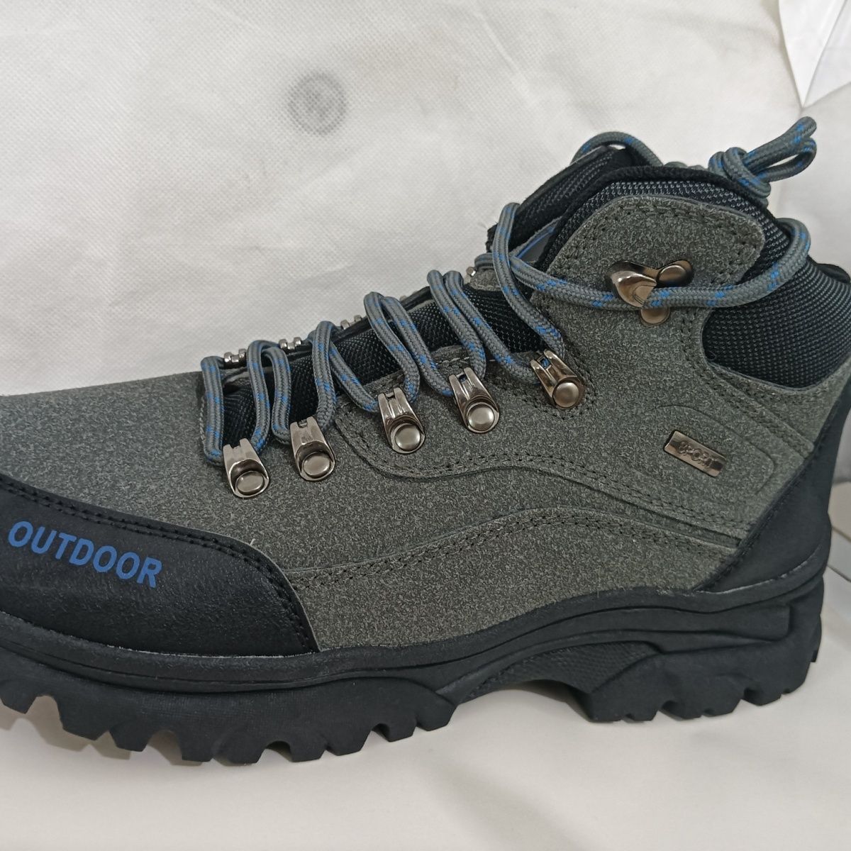 2025 High-Top Hiking Shoes Outdoor New Hiking Non-Slip Breathable Wear-Resistant Men's Shoes Waterproof Mid-Top Work Men's Shoes