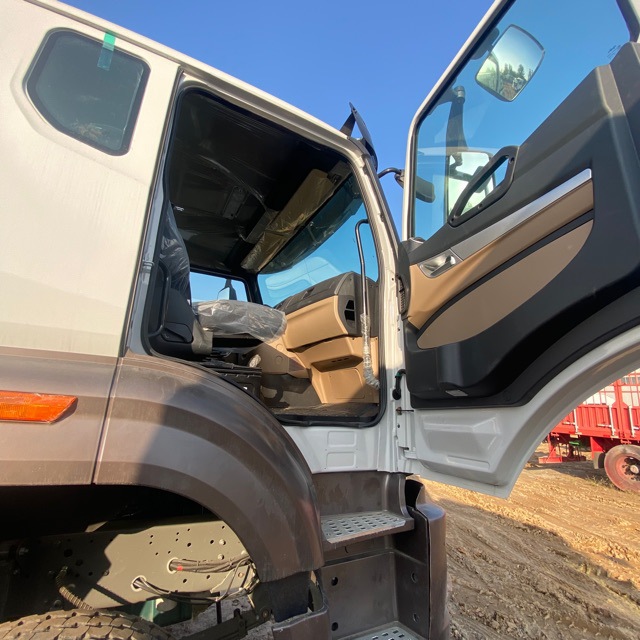 Восстановленный использованный грузовик Sinotruk Howo Tx с защитой от аварий, 375 лошадиных сил, для экспорта в Африку, может использоваться как праворульный автомобиль