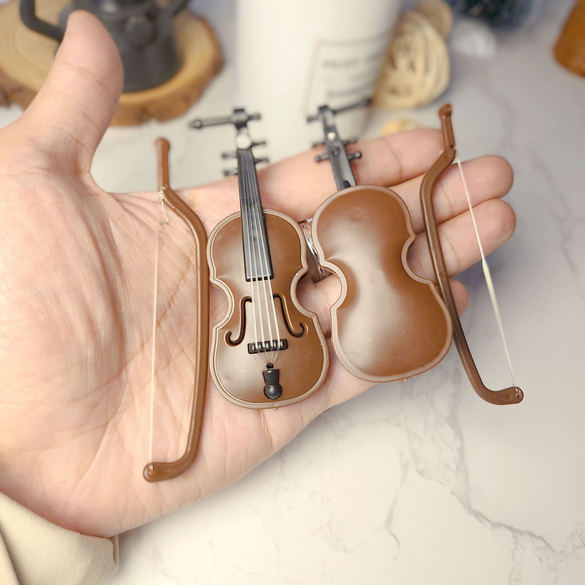 Christmas toy simulation violin mini model doll house scene dollhouse pocket play house decoration