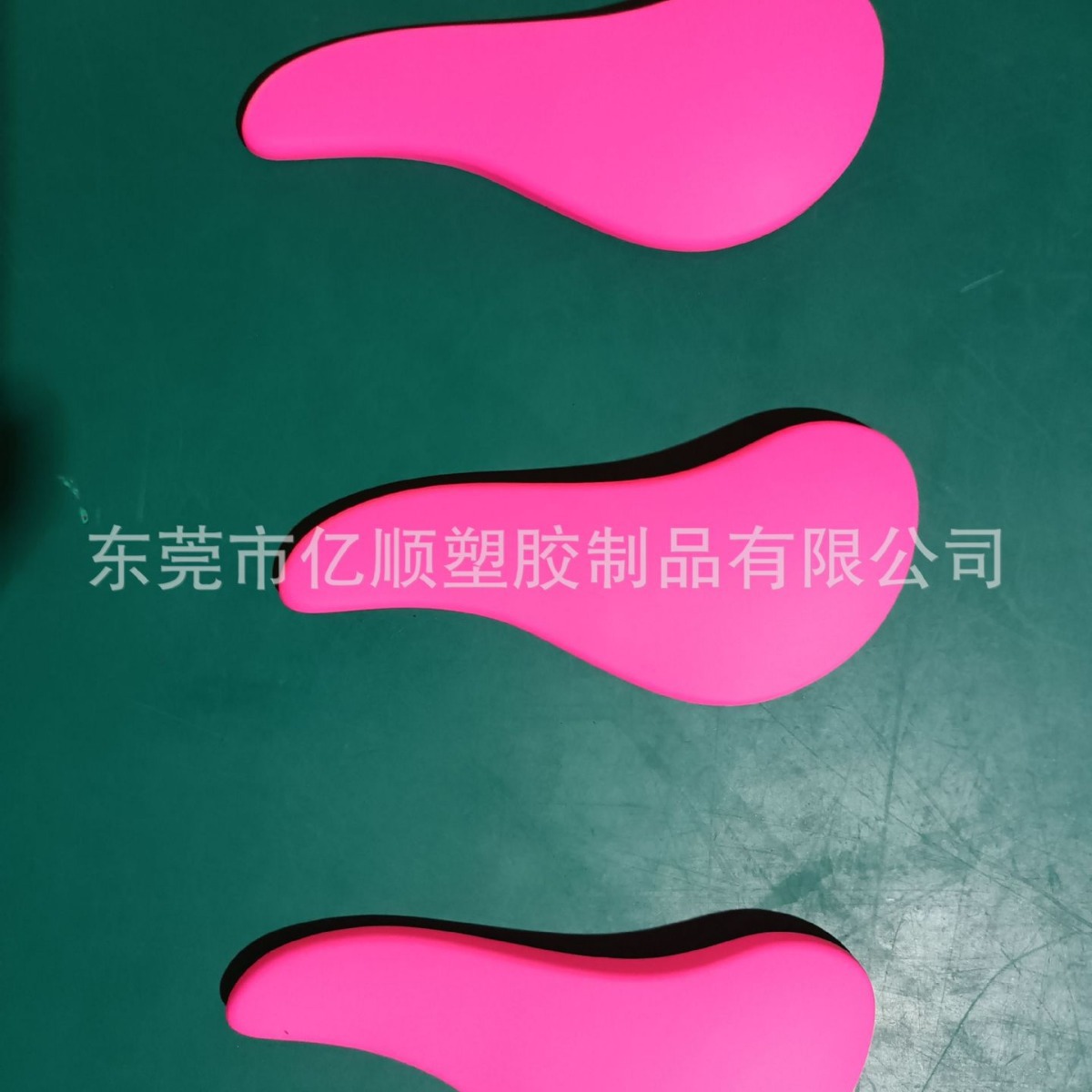 Plastic spray paint spray gold and silver oil Dongguan spray rubber oil spray hand paint plastic spray paint factory spray paint factory