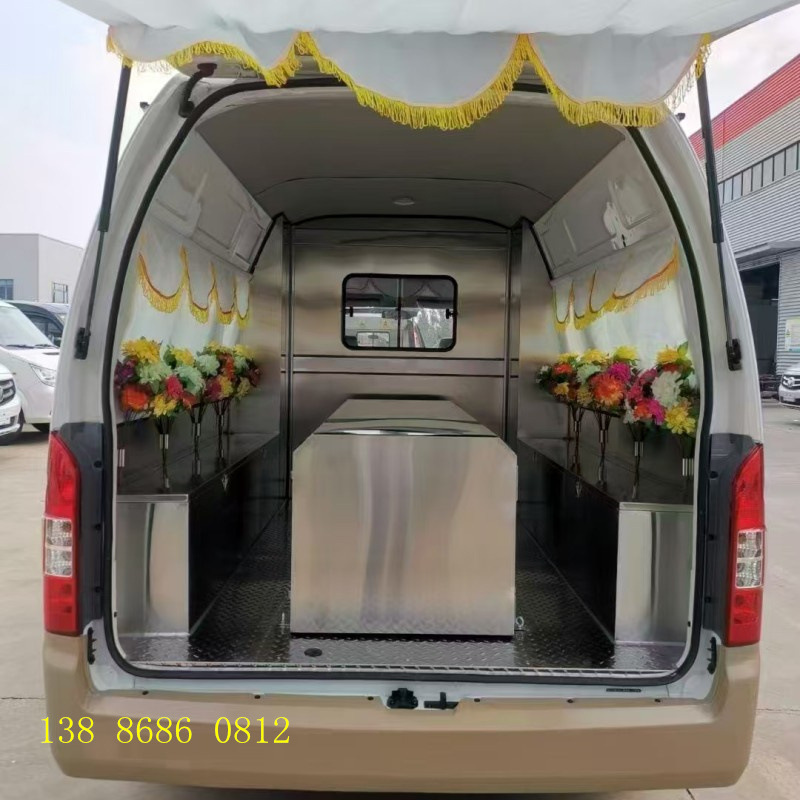 Foton G9 Funeral Car Used to Transport the Remains to the Funeral Home Crematorium or Cemetery