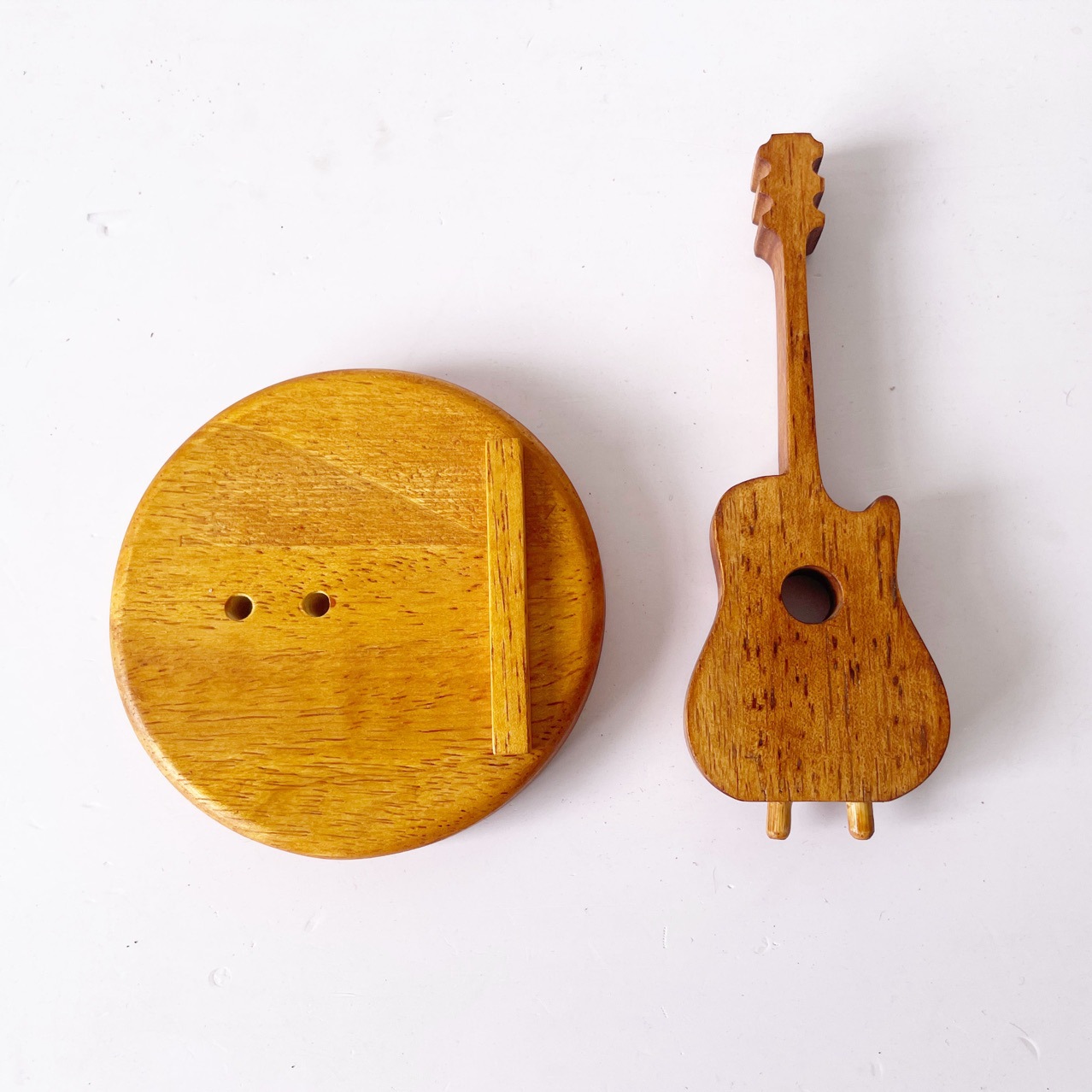 Wholesale High Quality Personalized Mobile Phone Holder Solid Wood Violin Desktop Decoration Office Desk Decoration Wooden