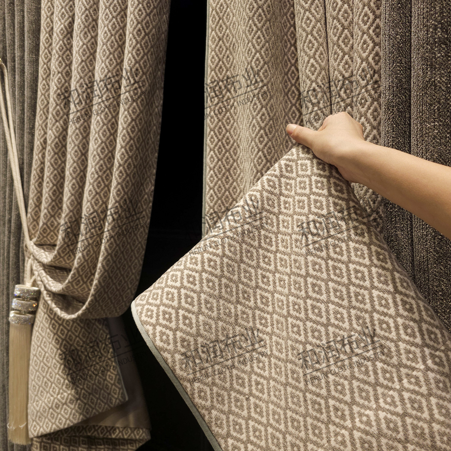 Modern Light Luxury Retro American Song-Style Aesthetic Chenille French Living Room Villa High-End Curtains Bedroom High-End