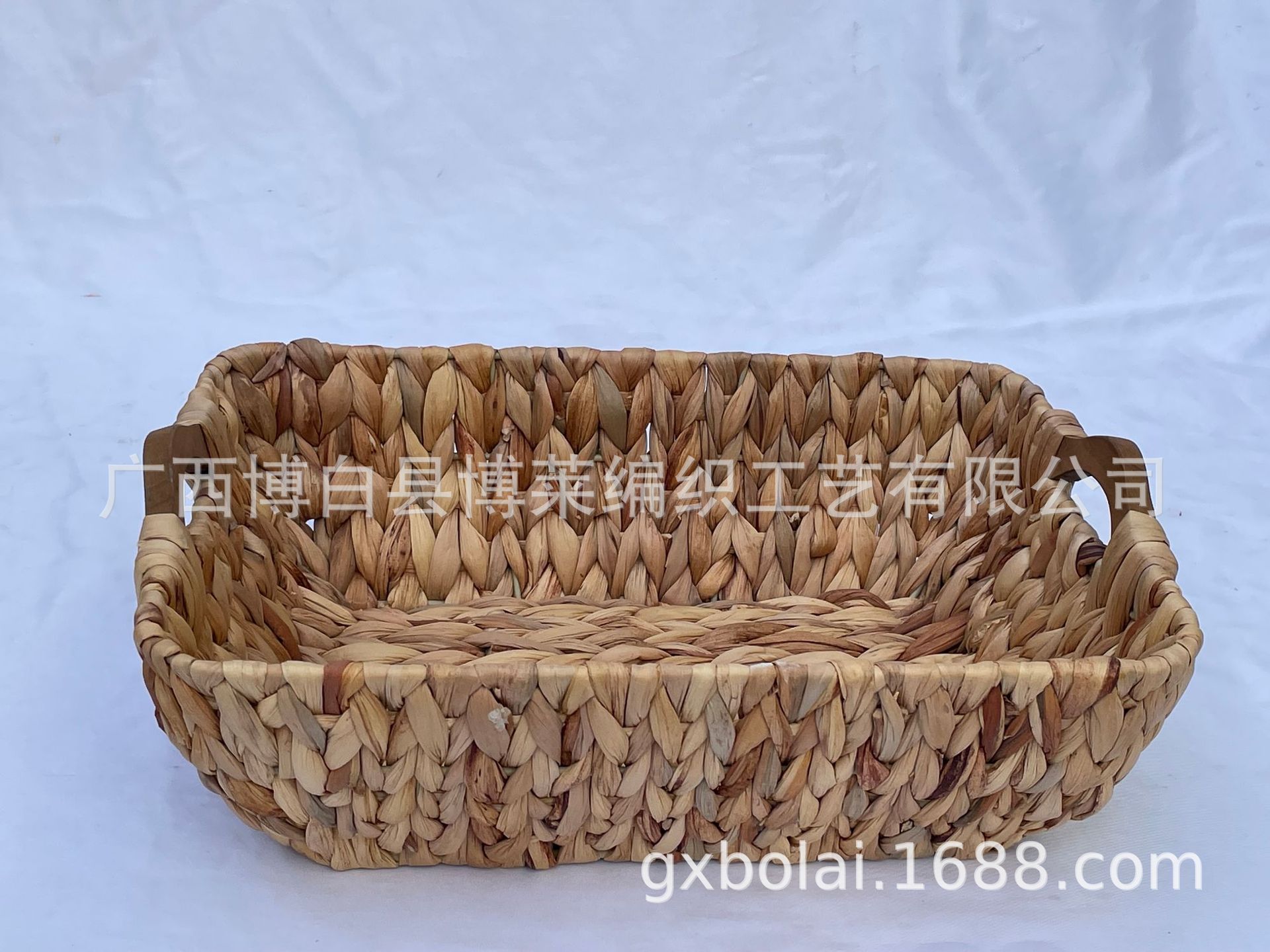 BSCI certified factory Source factory hand-woven water gourd storage basket straw rattan basket