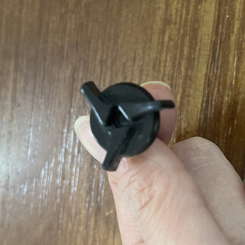 cross-country helmet tensile helmet eaves screw safety helmet plastic screw universal plastic screw cross-country helmet screw