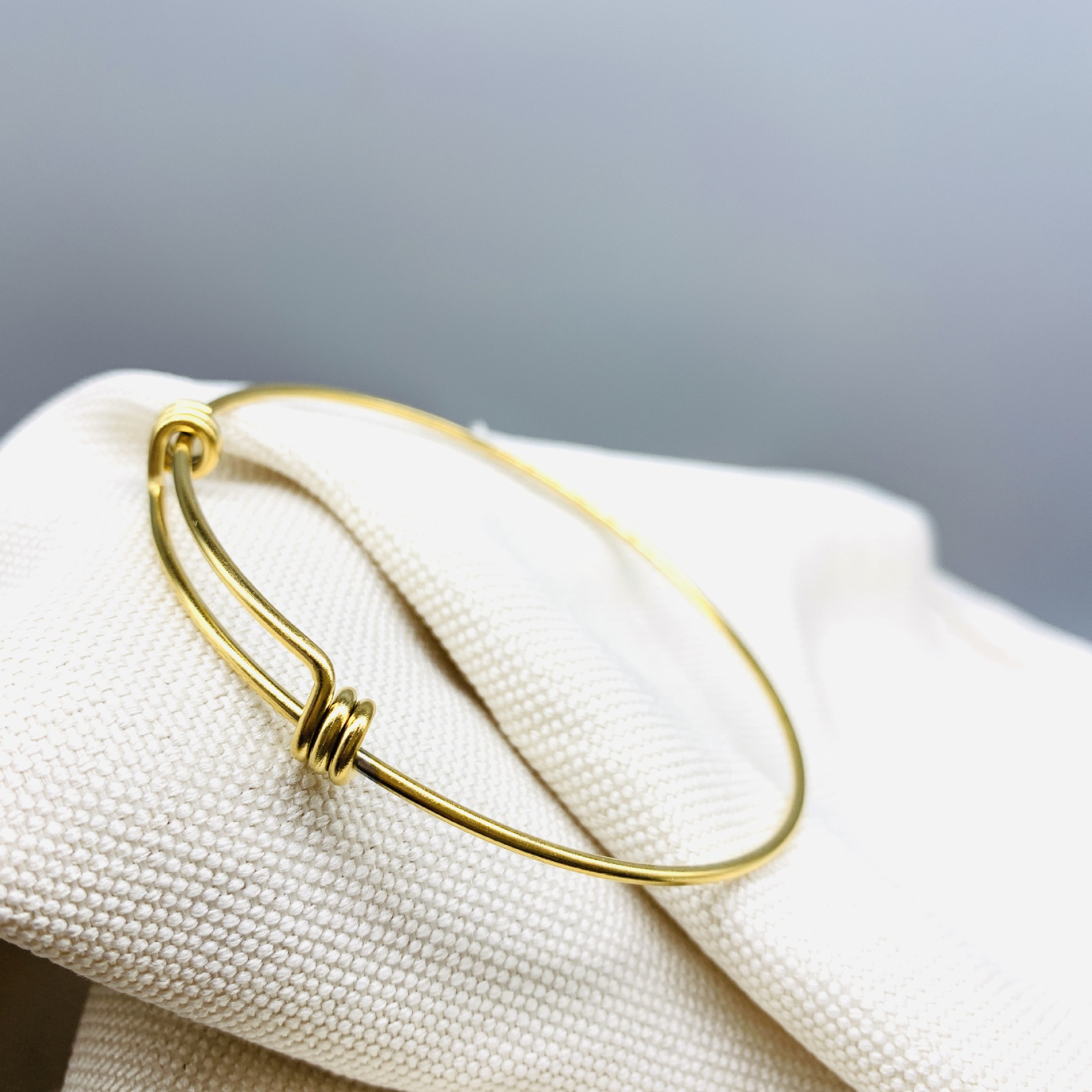 Real Gold Electroplated 18K Gold Bow Bracelet, Personalized Versatile Elegant Bracelet, Simple Popular Style Titanium Steel Bracelet