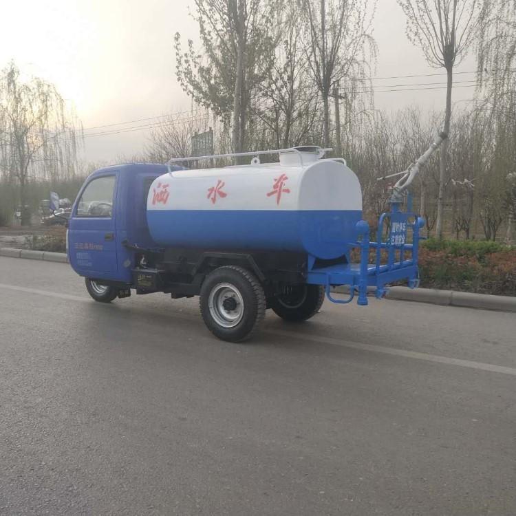 Small Three-Wheel Sprinkler Truck, Tunnel Dust Reduction Spray Truck, Flexible and Water-Saving with Wide Coverage